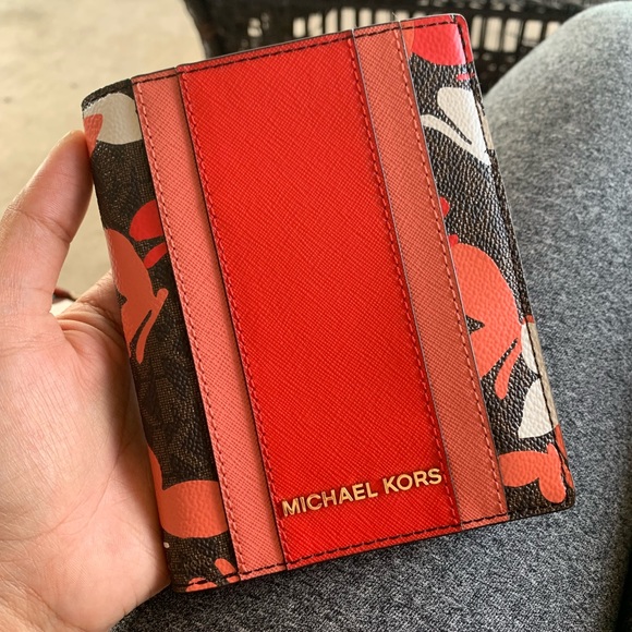 Michael Kors Handbags - Last one 💖 new MK Passport / cards holder